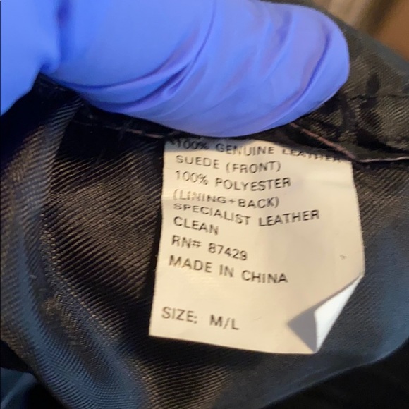 Black Suede Vest w/Dancing Pooh (Disney) M/L - Picture 6 of 7